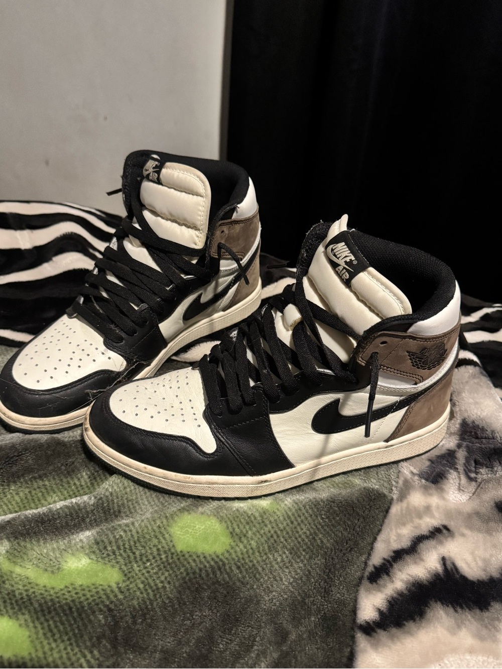 Jordan 1 Retro “OG Mocha”